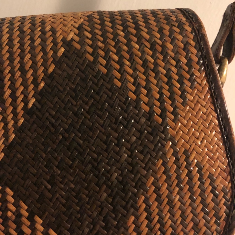 Vintage rattan and leather crossbody purse - Picture 5 of 8